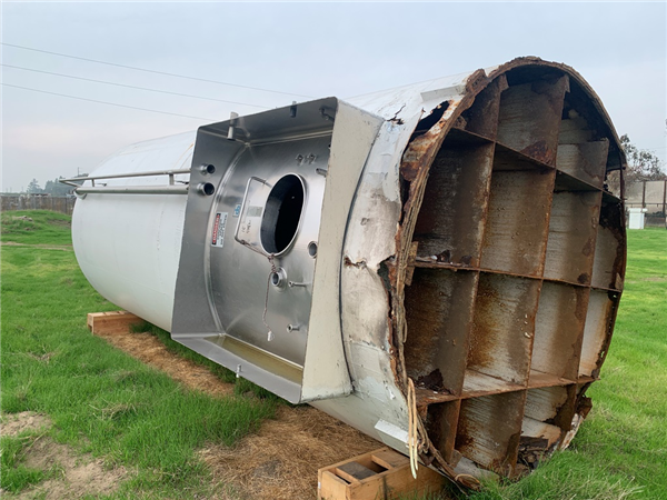 Cherry-burrell 8' Dia. X 22' H, 6000 Gallon Silo With Top Mounted Agitator)
